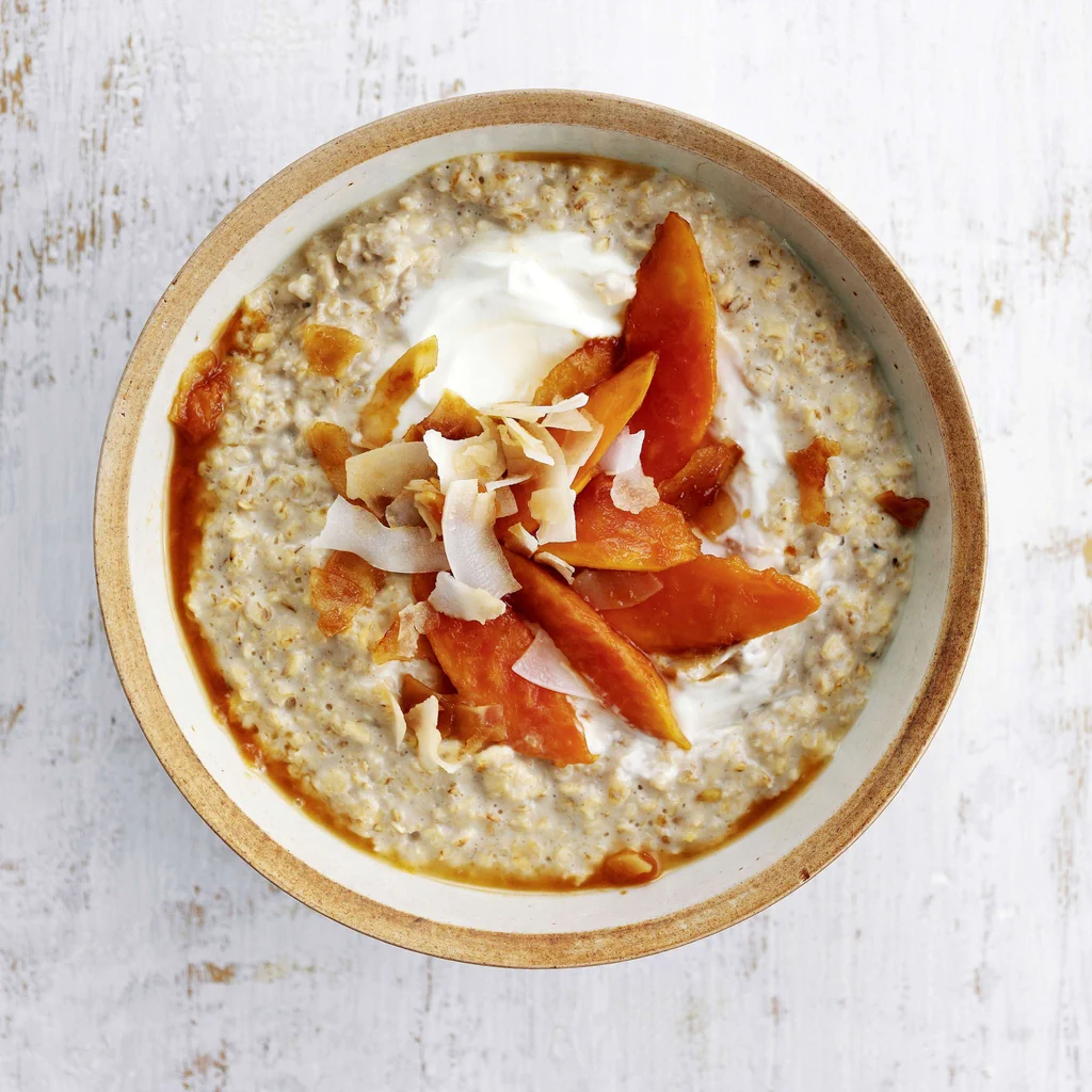 Porridge con cocco e papaia