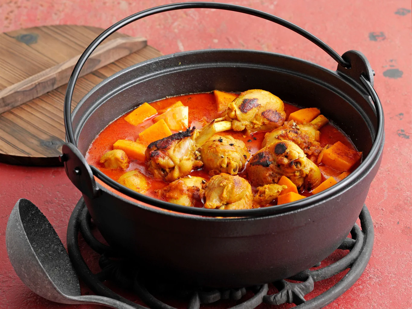 Zuppa di pollo e patate dolci al curry