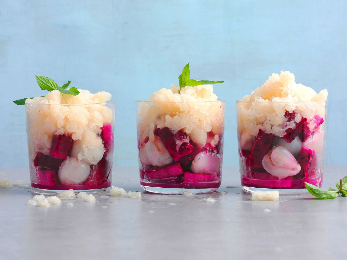 Fruchtsalat mit Cherimoya-Granita