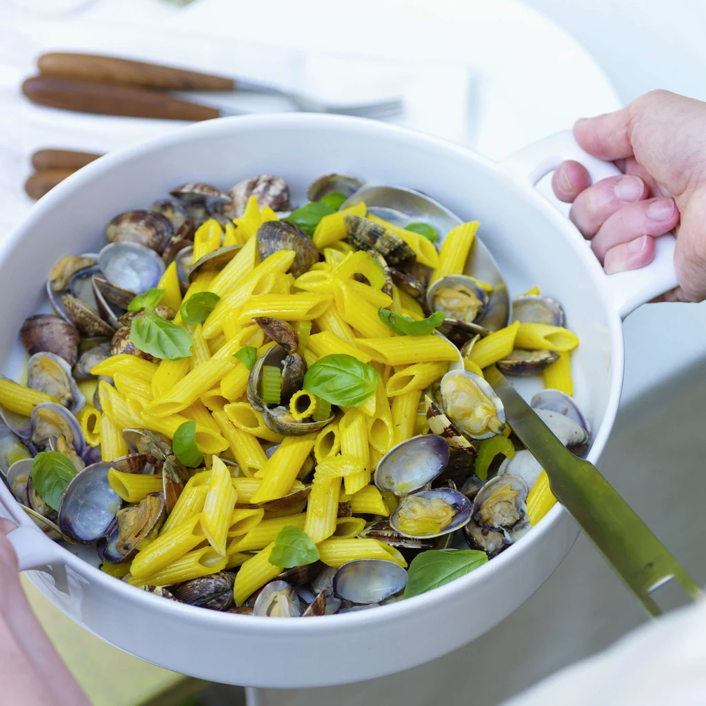 Penne allo zafferano e alle vongole