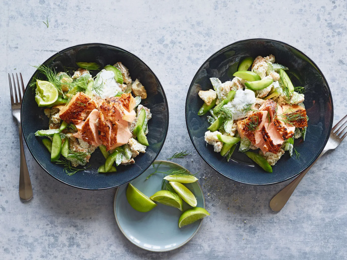 Knuspriger Gurken-Lachs-Salat
