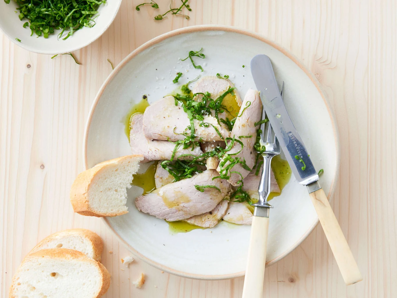 Kaltes Kalbfleisch mit Bärlauchöl