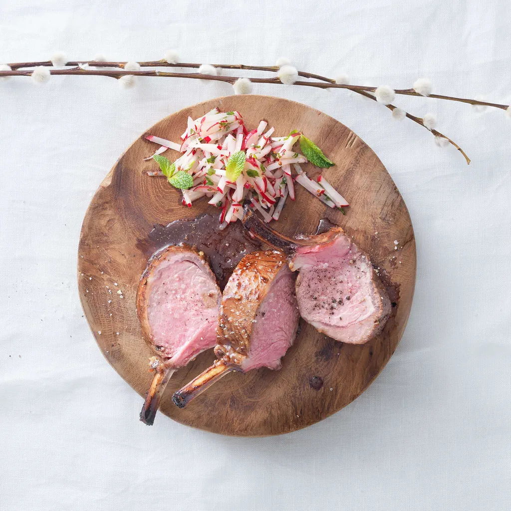 Glasierte Lammracks mit Radieschen-Relish