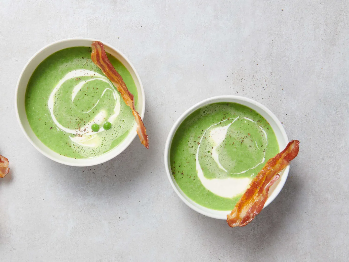 Velouté de petits pois au lard