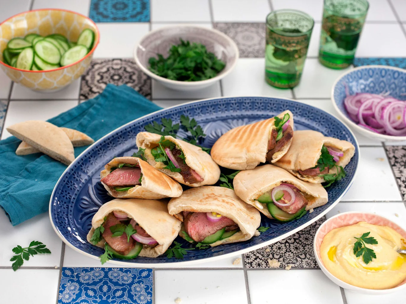 Lamm-Pita mit Hummus
