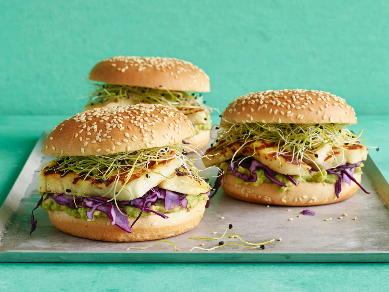 Burger au halloumi et à l'avocat