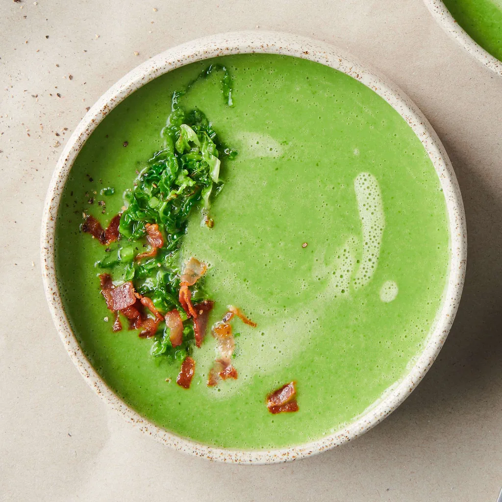 Wirzsuppe mit Speck
