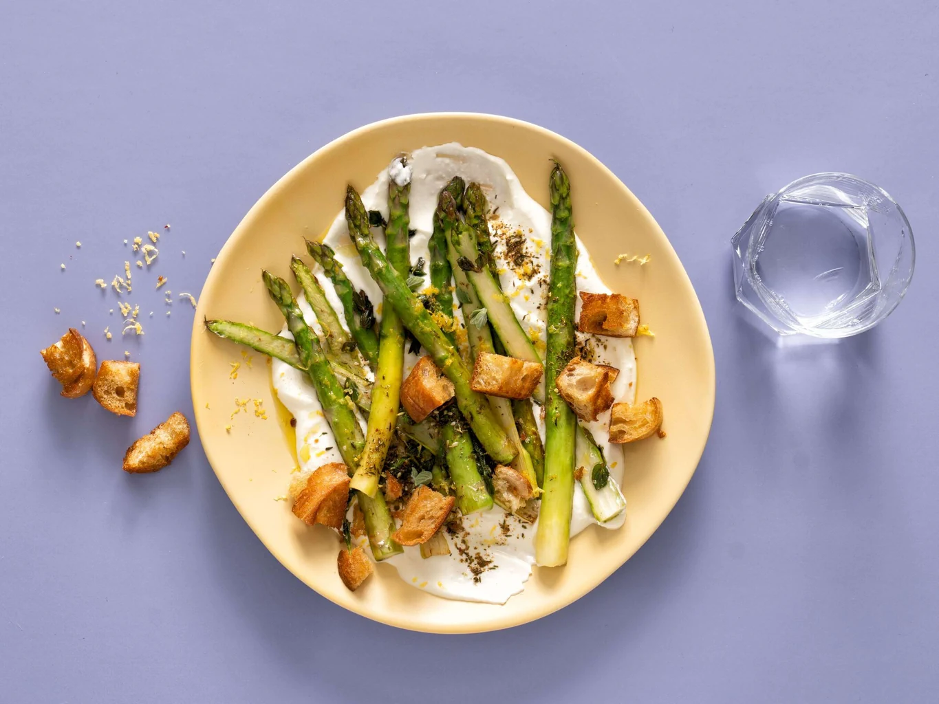 Asparagi verdi con crema alla feta