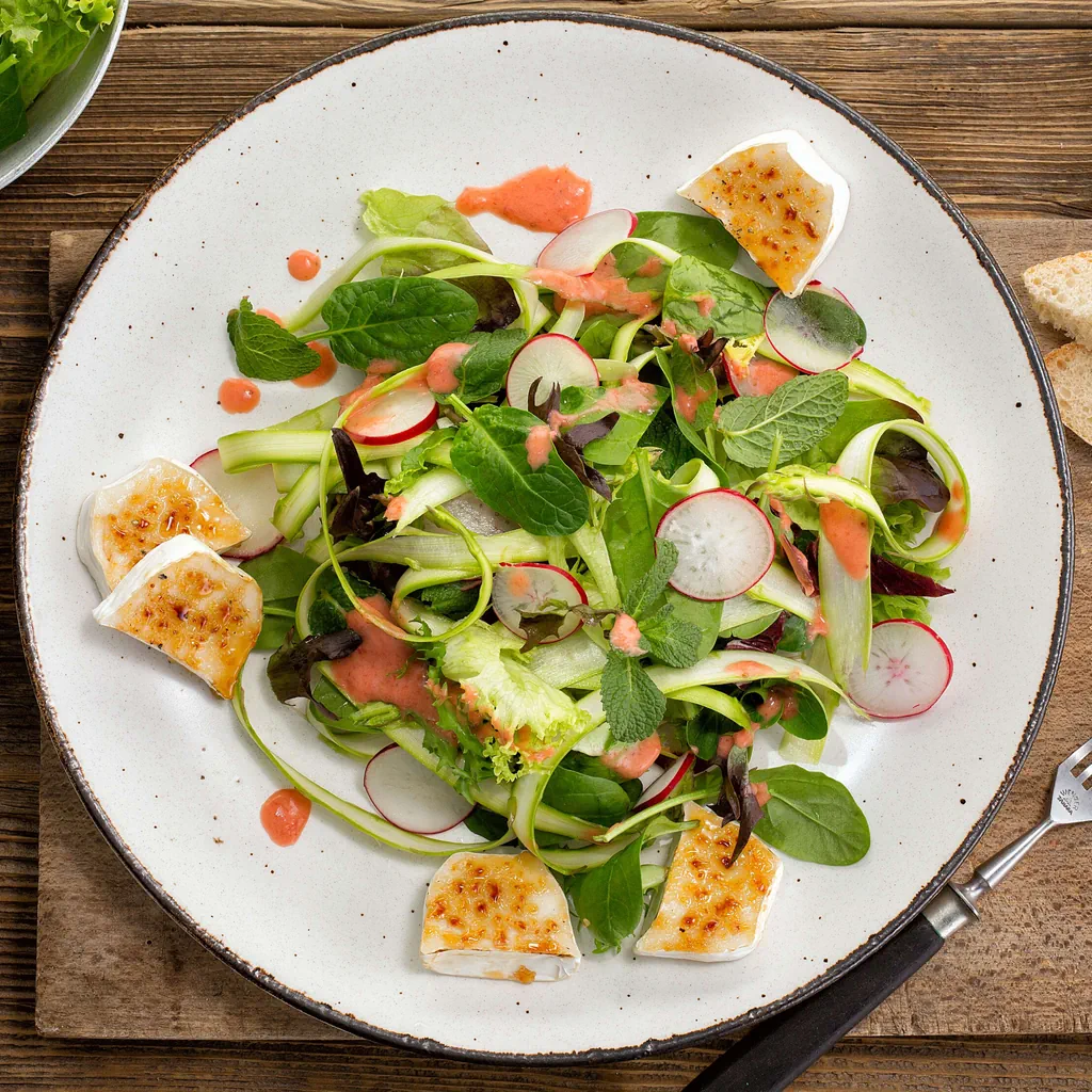 Spargelsalat mit Erdbeerdressing