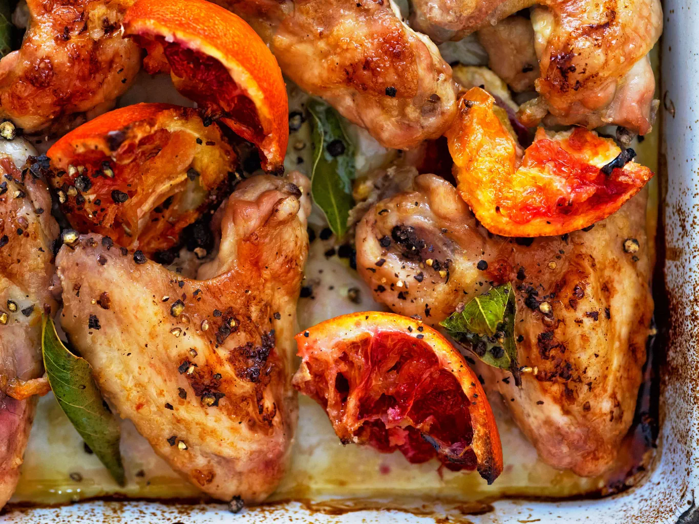 Alette di pollo glassate con arance rosse