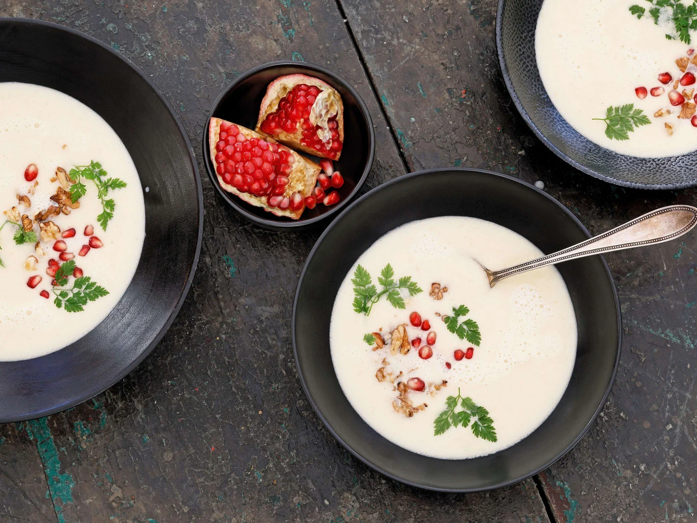 Pastinakensuppe mit Granatapfel