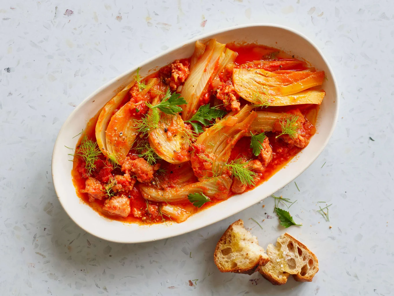 Fenouil avec sauce tomate à la salsiccia