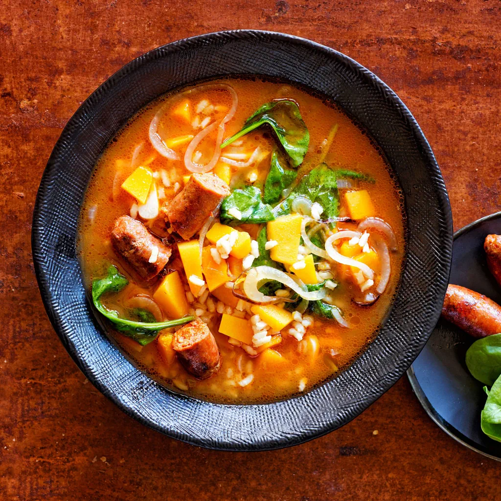 Minestrone di zucca con salsicce